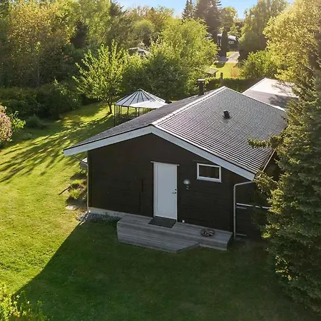 Villa Cozy Summer House Near And Nature