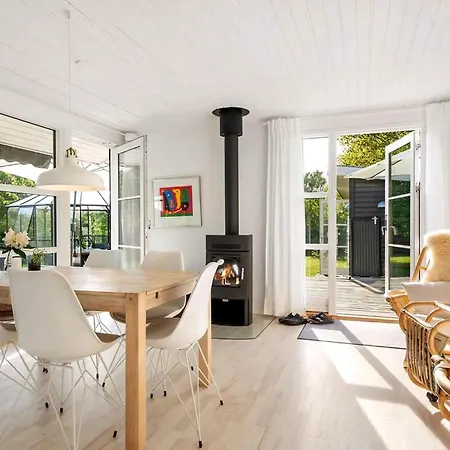 Cozy Summer House Near And Nature *