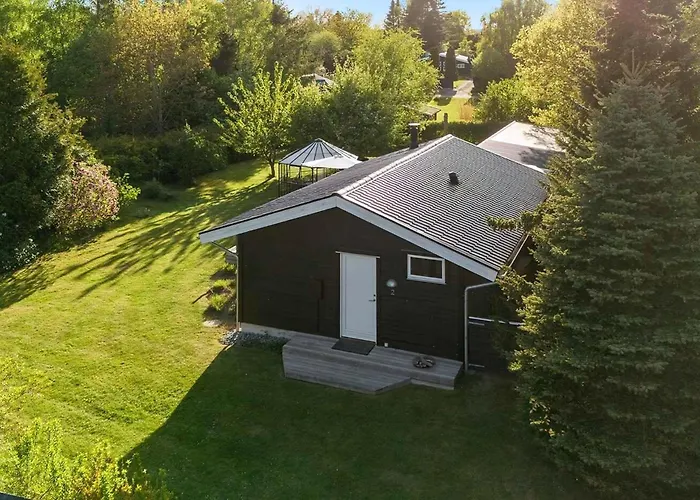 Villa Cozy Summer House Near And Nature